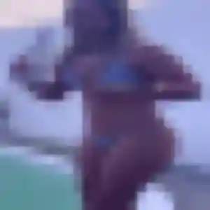 Henriette, femme de 32 ans propose rencontre coquine à Belin-Béliet