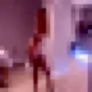 Jolie Adele, 23 ans à Blanquefort - la contacter