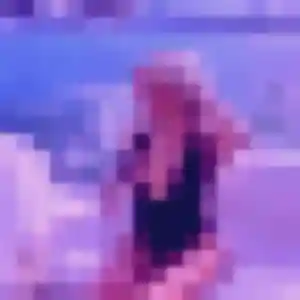 Bernadette, 20 ans, en ligne à Châteaugiron pour une rencontre coquine