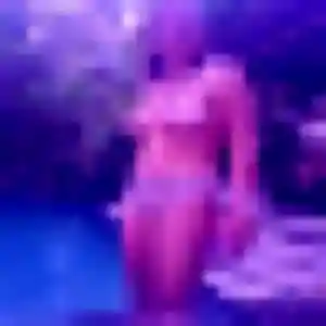 Yasmina (21 ans) à Châteauneuf-les-Martigues attend une rencontre rapidement