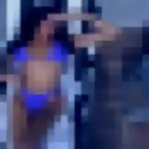 Kim, 23 ans, en ligne à Chauny pour une rencontre coquine