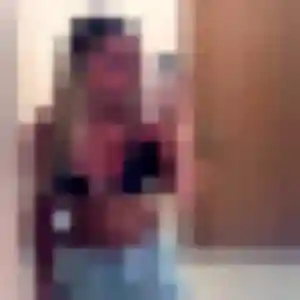 Elodie, 20 ans, connectée à Digoin pour une rencontre coquine
