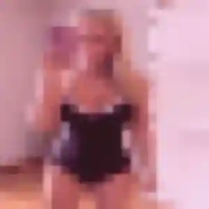 Photo de Clotilde à Fougères (32 ans) - rencontre coquine discret