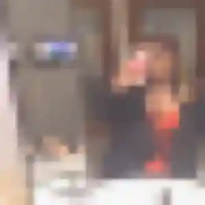 Perrine, 21 ans, connectée à Fréjus pour une rencontre coquine