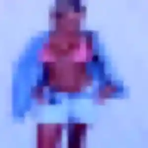 Laura, 25 ans, en ligne à Gardanne pour une rencontre coquine