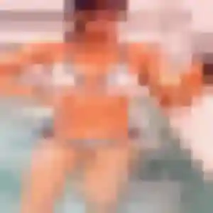 Nora (28 ans) à Hendaye attend une rencontre aujourd'hui