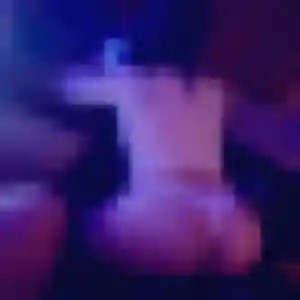 Nadia, 26 ans, en ligne à Ifs pour une rencontre coquine