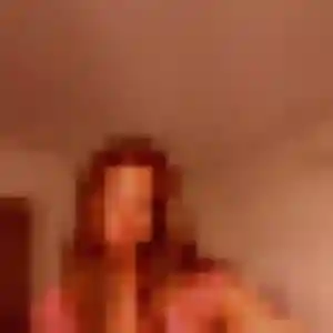 Photo sexy de Francine, 20 ans à La Farlède - plan discret