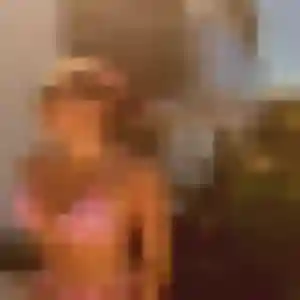 Adelaide, femme de 22 ans propose rencontre coquine à La Tronche