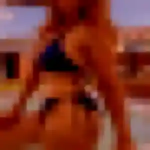 Flore, 23 ans, dispo pour rencontre coquine à Le Marin