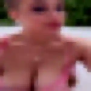 Anastasia, 40 ans, en ligne à Le Port pour un rencontre coquine