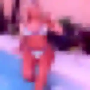 Romina, 43 ans, connectée à Maen Roch pour une rencontre coquine