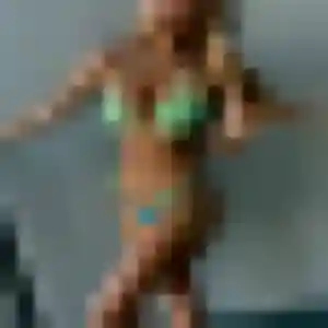 Découvre Marie-Louise, 28 ans à Malakoff en privé