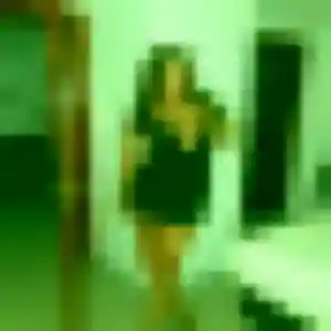 rencontre coquine à Montigny-le-Bretonneux : photo de Louisa, 19 ans - accès libre