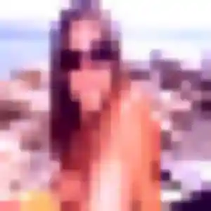 Emma, 19 ans, connectée à Saint-Claude pour un rencontre coquine
