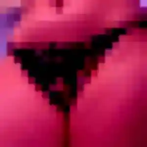 Adelaide, 27 ans, en ligne à Saint-Martin-d'Uriage pour une rencontre coquine