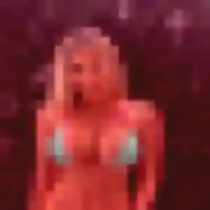 Blanche, femme de 35 ans propose rencontre coquine à Saint-Pierre-du-Mont