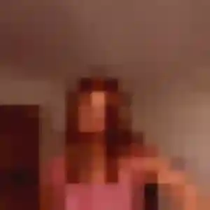 Charmante Violette, 25 ans à Vannes - voir sa photo