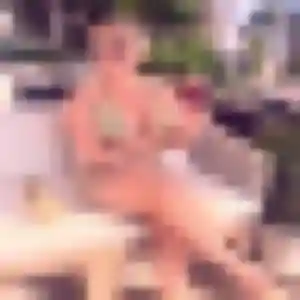 Profil de Ameline à Vaucresson (23 ans) - rencontre coquine anonyme