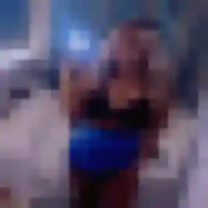 Découvre Anne, 29 ans à Vigneux-de-Bretagne en privé