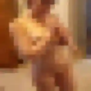 Sexy Ariane, 40 ans à Voisins-le-Bretonneux - voir sa photo